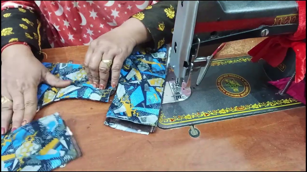 Winter socks tutorial. बचे हुए गर्म कपड़े से अंगुठे वाले मोज़े बनाए। Socks making at home.#viral 
