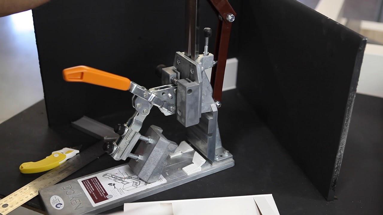 Плинтус Cubu flex life. Внутренний угол меньше 90 градусов.