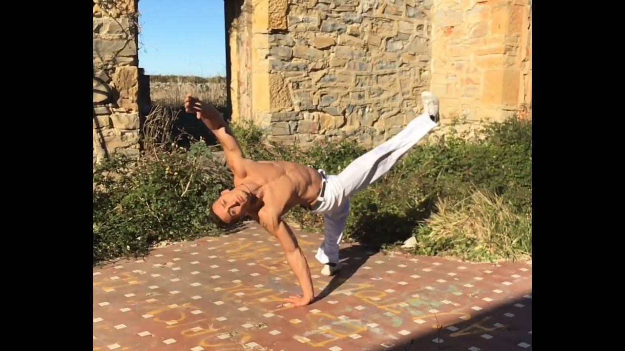 Capoeira - Tutorial Meia Lua Reversao / Lambida de Peixe (ENGLISH SUBTITLES)
