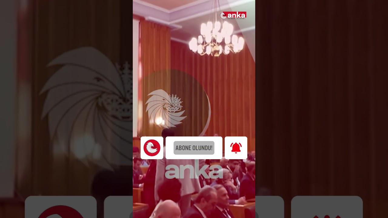 CHP Grup Toplantısı &ouml;ncesinde bazı milletvekilleri erken saatlerde toplantı salonunda yerlerini aldı
