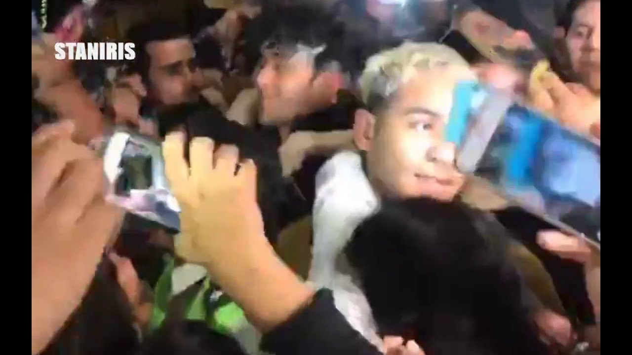 LE QUITAN GORRO A RICHARD EN PLENA LOCURA EN EL AEROPUERTO DE BOLIVIA