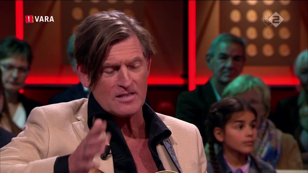 Huub van de Lubbe (De Dijk) plaatst Alex Roeka in Groot Nederlands Songbook in DWDD
