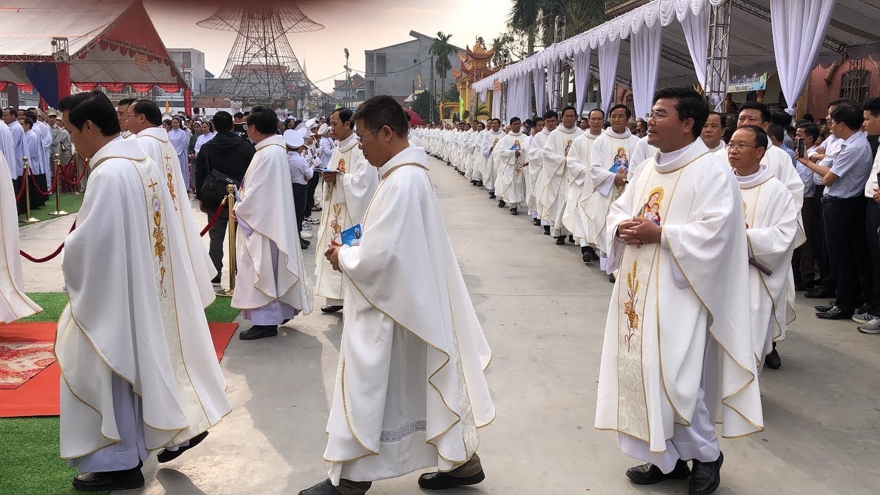 Nhìn Lại Giây Phút Mừng Vui Ngày Khánh Thành Nhà Thờ Giáo Xứ Đền Thánh Trung Lao Giáo Phận Bùi Chu