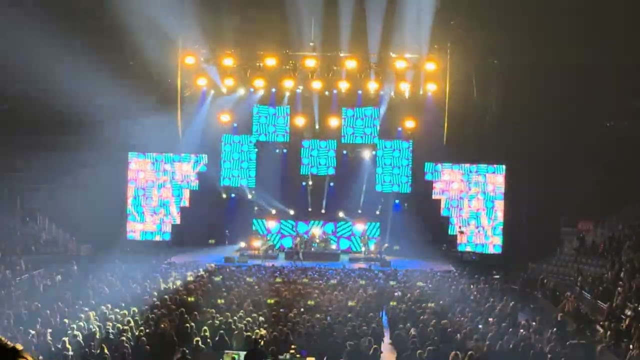 Simple Minds - Don't You (Forget About Me), live in Seattle, 5/17/2025