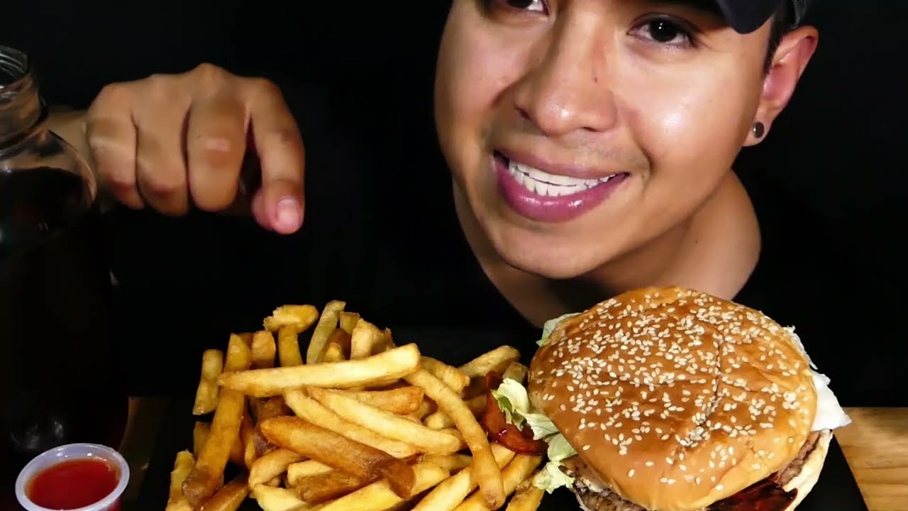 HAMBURGUESA Y PAPAS FRITAS | ASMR COMIENDO