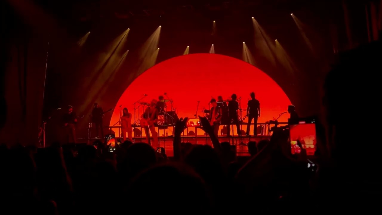 Leiva - Godzilla en Directo. Baires, Argentina (BsAs) (03/12/2022) 🇦🇷