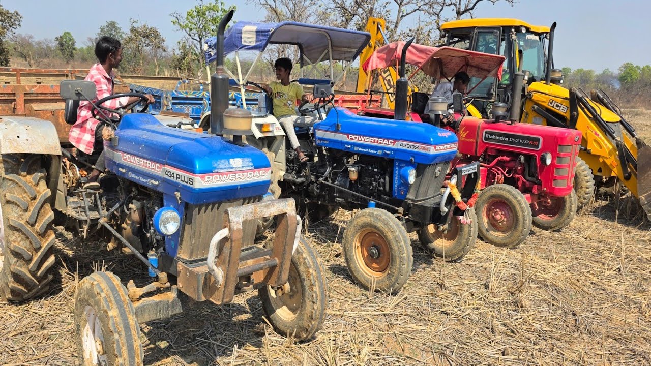 New JCB 3dx Backhoe Machine Loading Mud in Mahindra Tractor and Powertrac Tractor | Tractor Video