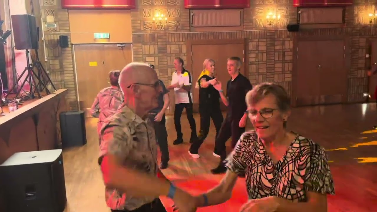 Akta Hva Du Er Min m Brogrens på Folkets Hus Charlotenberg 19/10 