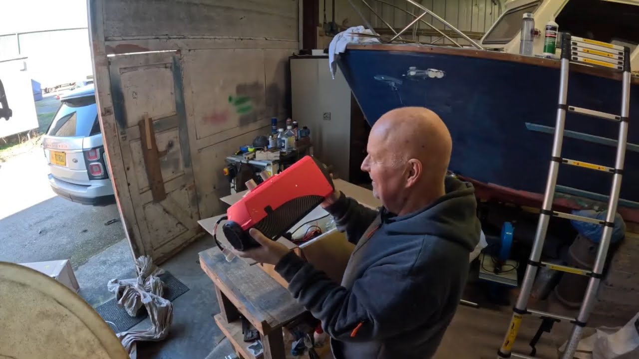 BOAT EXTRAS :- CLIP 26