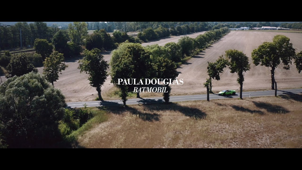 Paula Douglas - BATMOBIL (Offizielles Musikvideo)