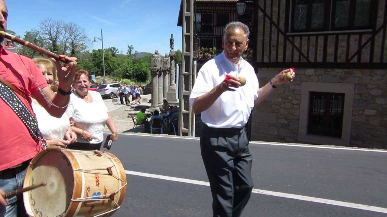 Pasacalles con Fernando Barés y Poldo. La Alberca (Salamanca, España), 19-08-2016