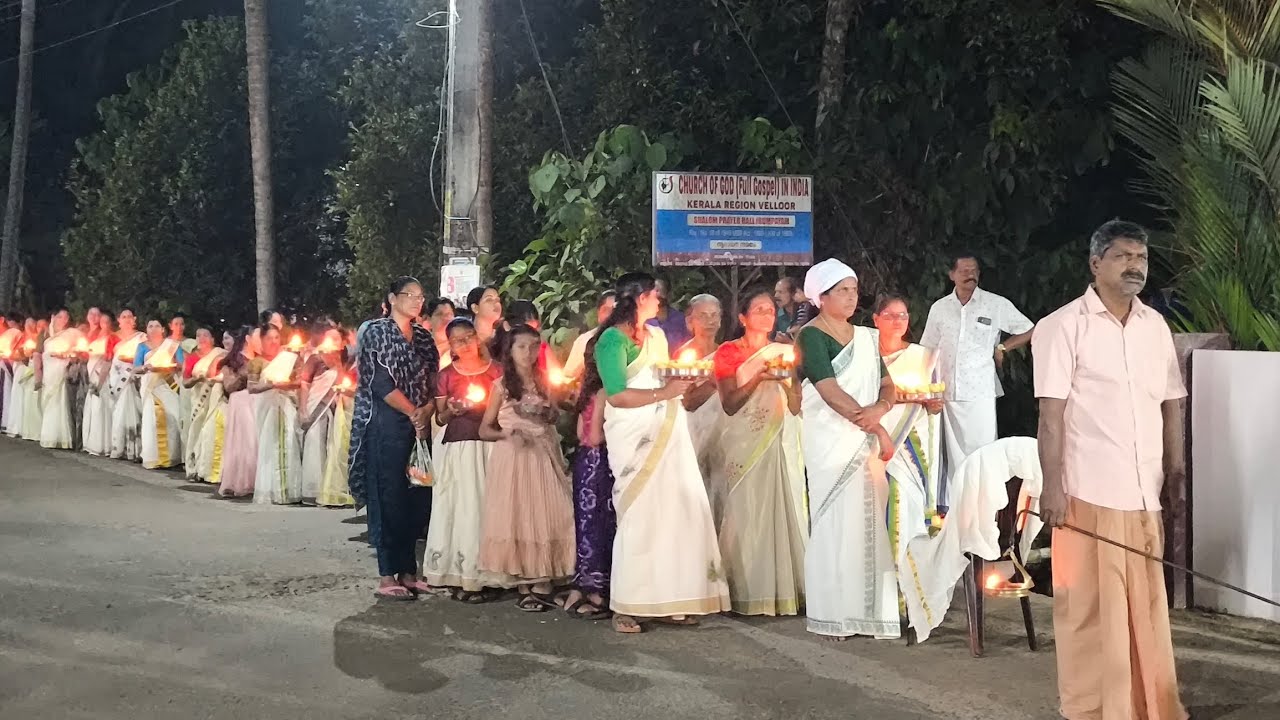 മനോഹരമായ തെക്കുംഭാഗം താലപ്പൊലി ശ്രീ പെരുംതട്ട് മഹാദേവ ക്ഷേത്രത്തിലേക്ക് ......