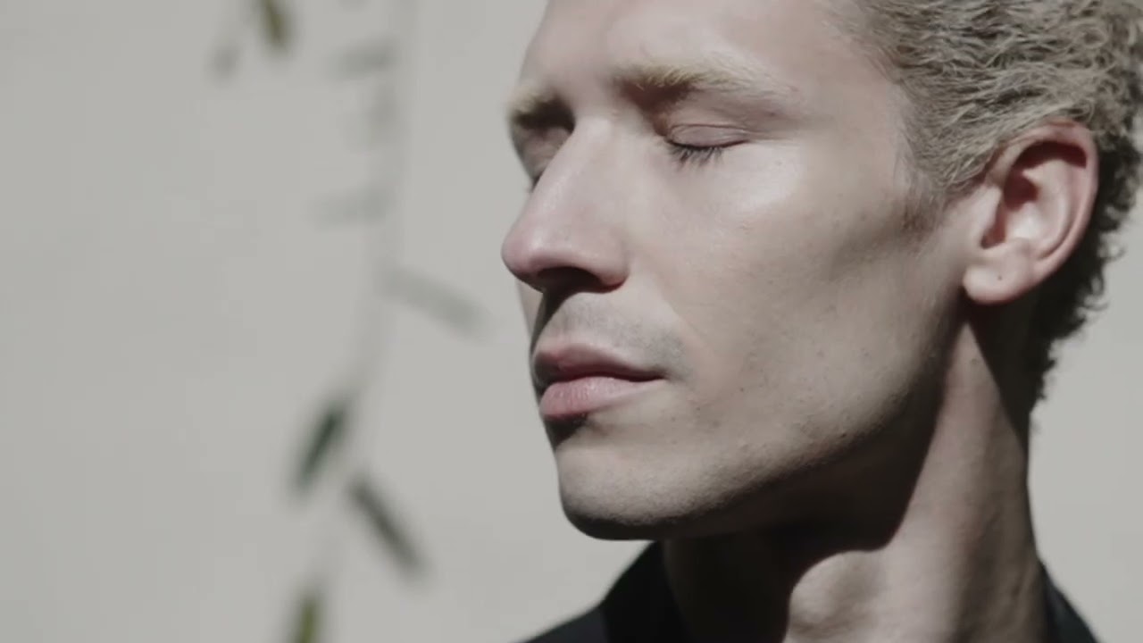 EYN VAS - Spring/Summer 2023 Featuring the Helix Hybrid, Detti X