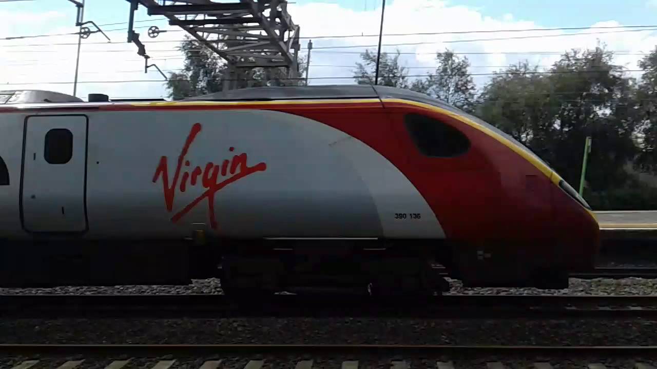 Trains at: Rugeley Trent Valley, WCML, 08/08/16