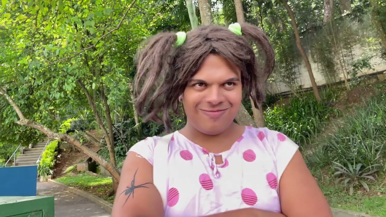 JULHINHA VISITOU SUA IRMÃ GEMEA DO MAL