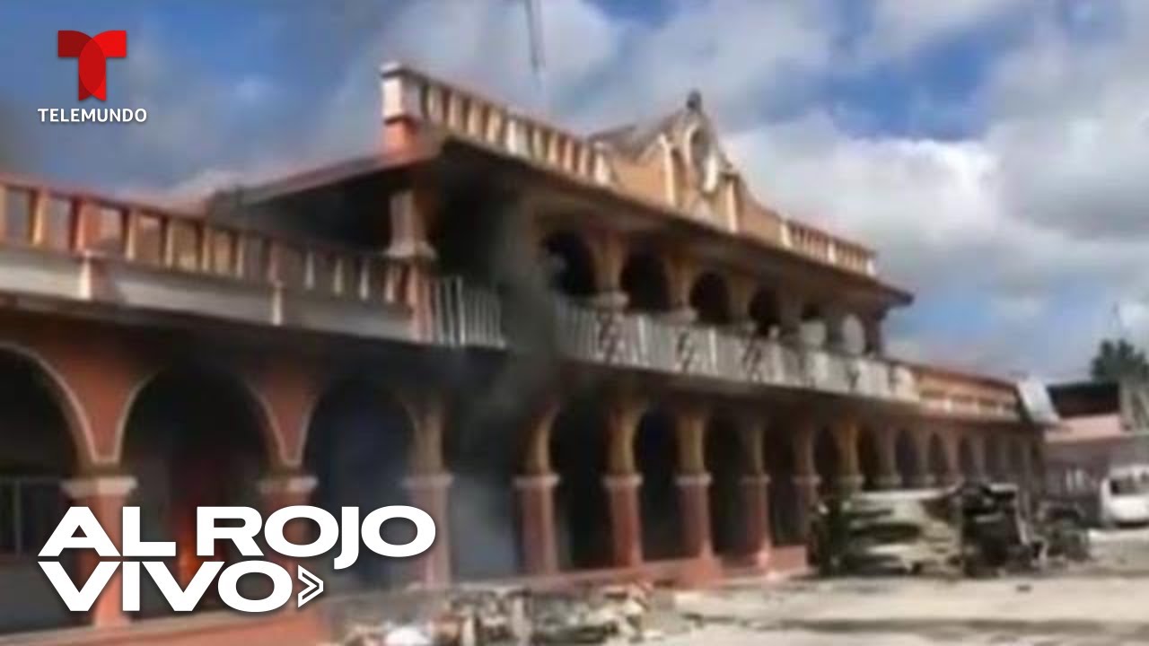 Manifestantes queman patrullas y Palacio Municipal en Veracruz, M&eacute;xico