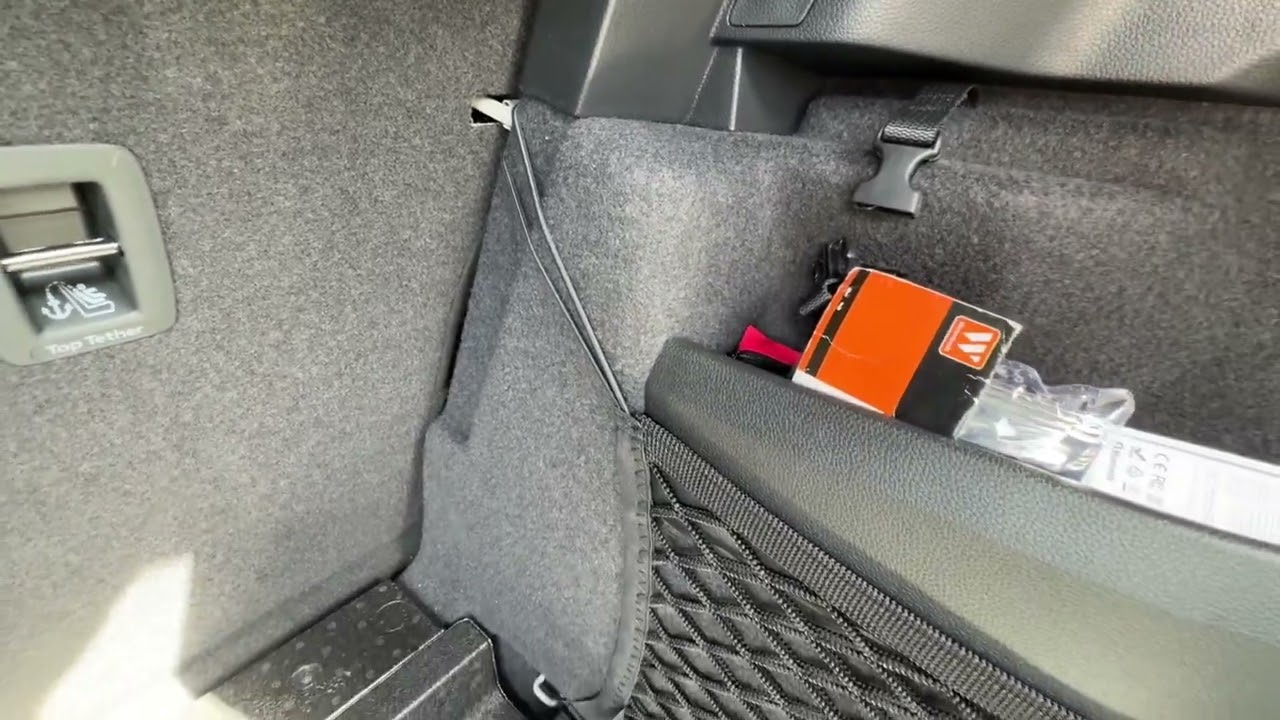How to fit the boot nets in a Škoda Karoq Sportline 2023