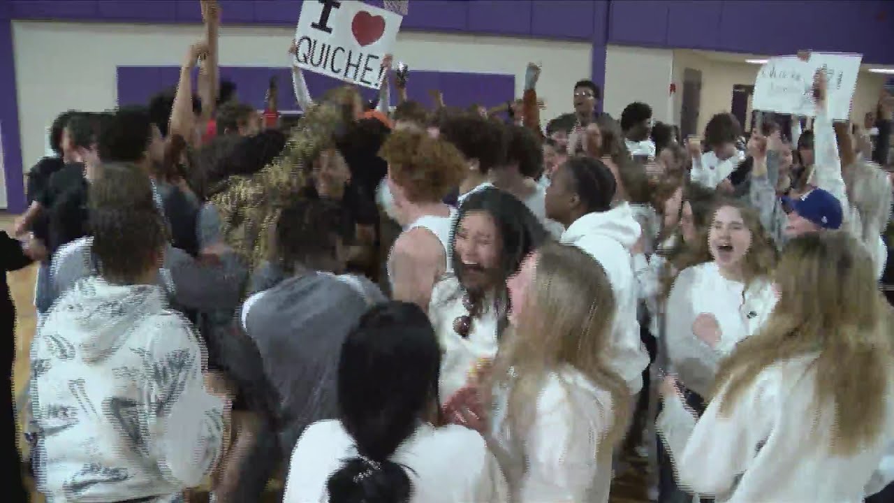 Burlington upsets PV 55-40 Grayhounds going to State