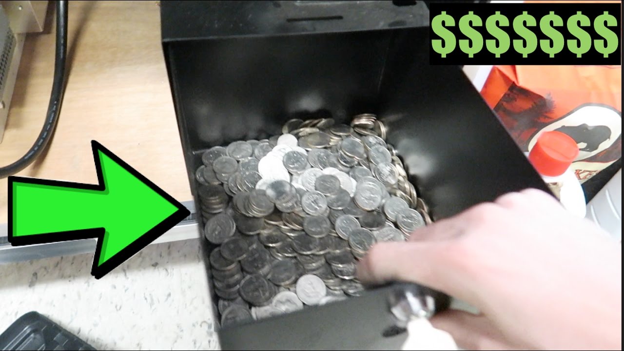 SO MUCH MONEY IN THIS CLAW MACHINE!!