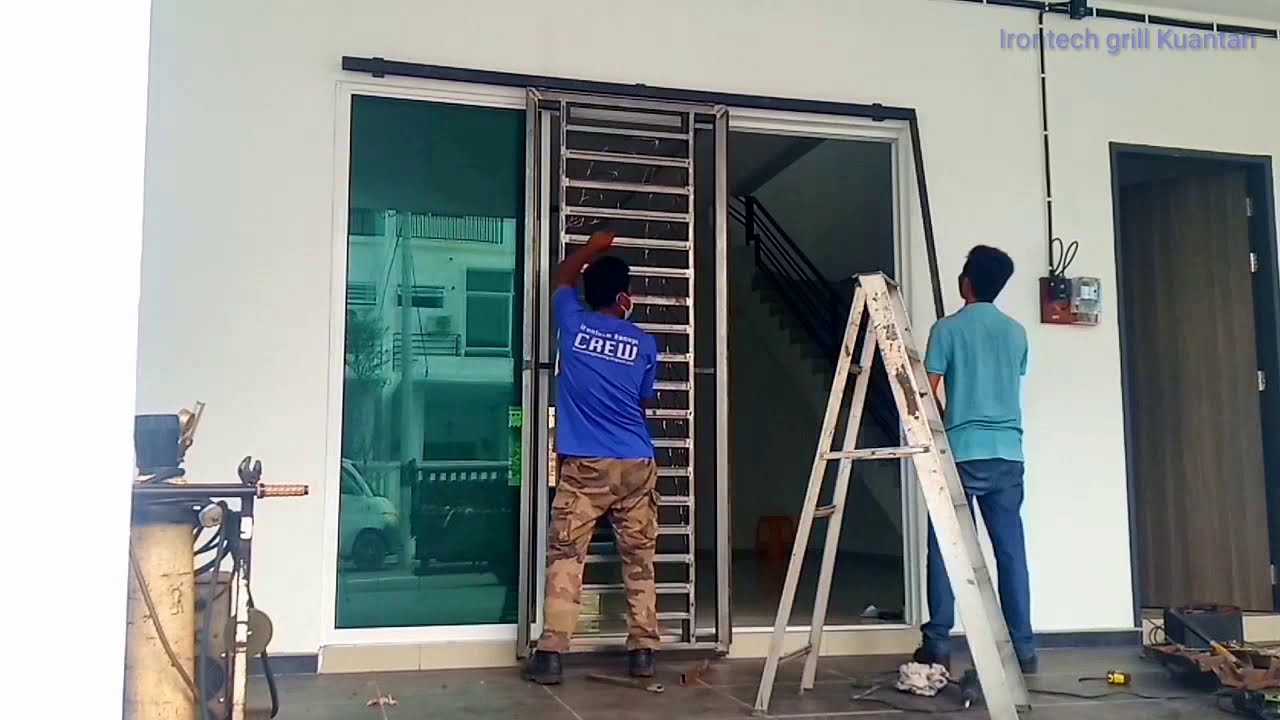 Pemasangan sementara sliding door grille 3 panel