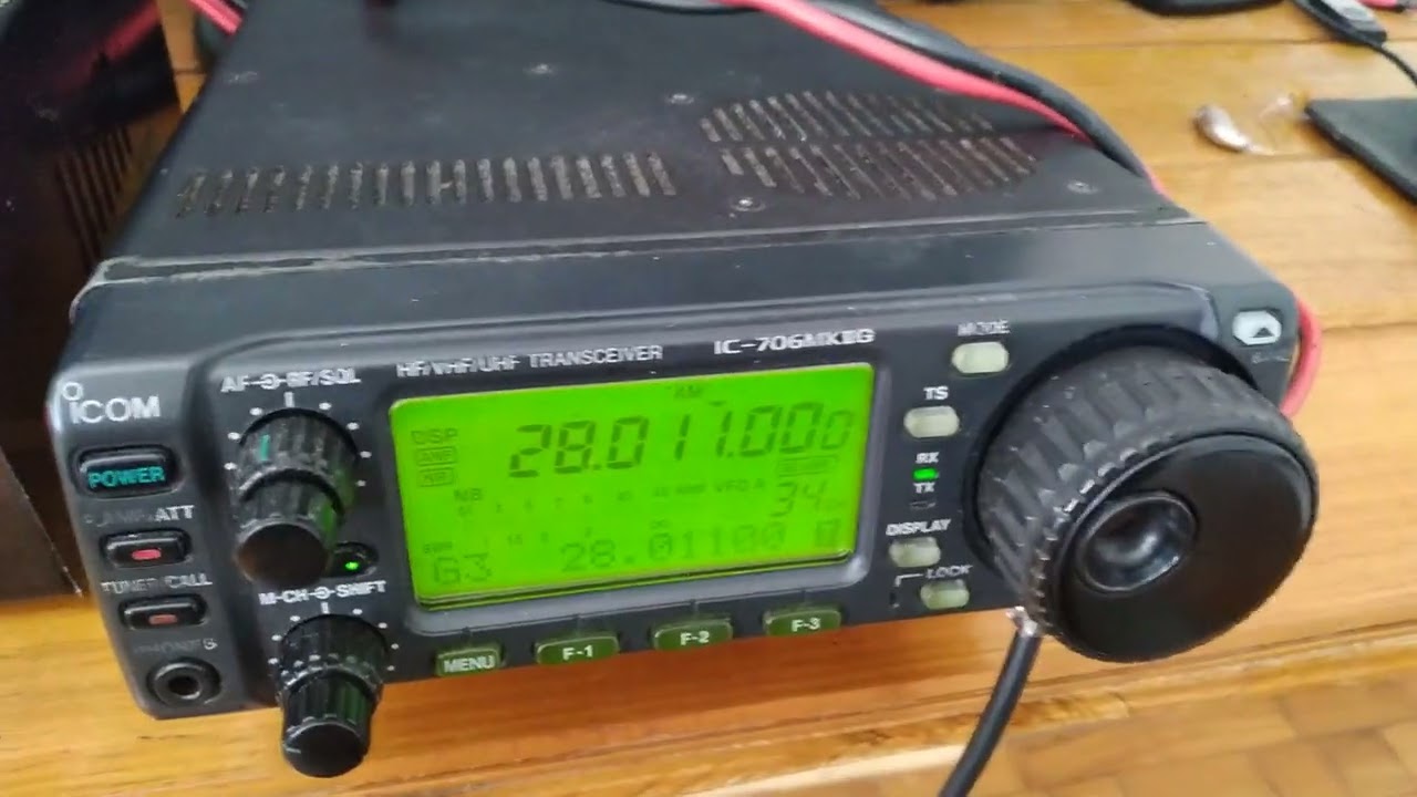 Testando cópia da Antena Comet CHA 250 B nas frequências de HF.
