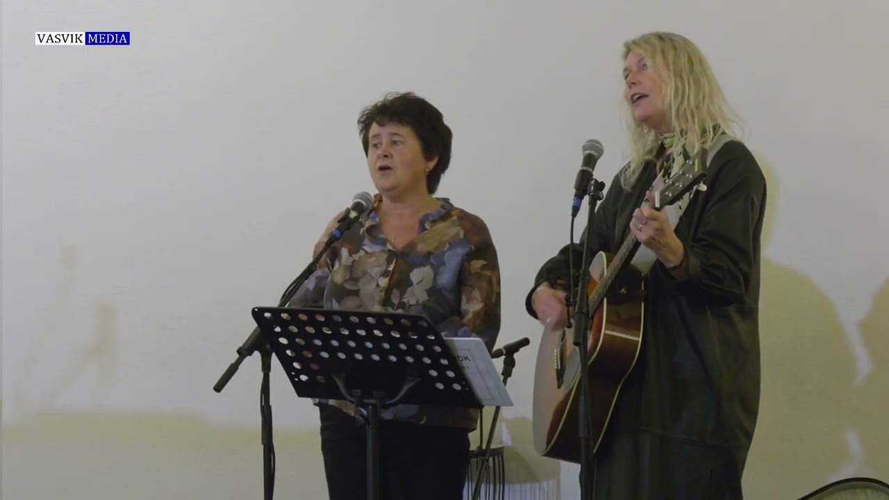 (6882) Elisabeth Hauge og Brit Skj&oslash;restad: N&aring; mitt hjerte synge vil om Golgata