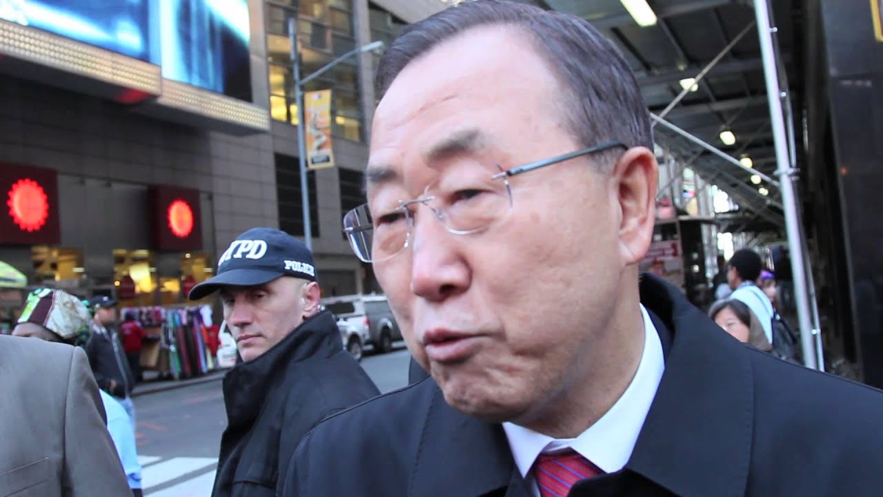 UN Secretary-General Ban Ki-moon celebrates UN Day in Times Square