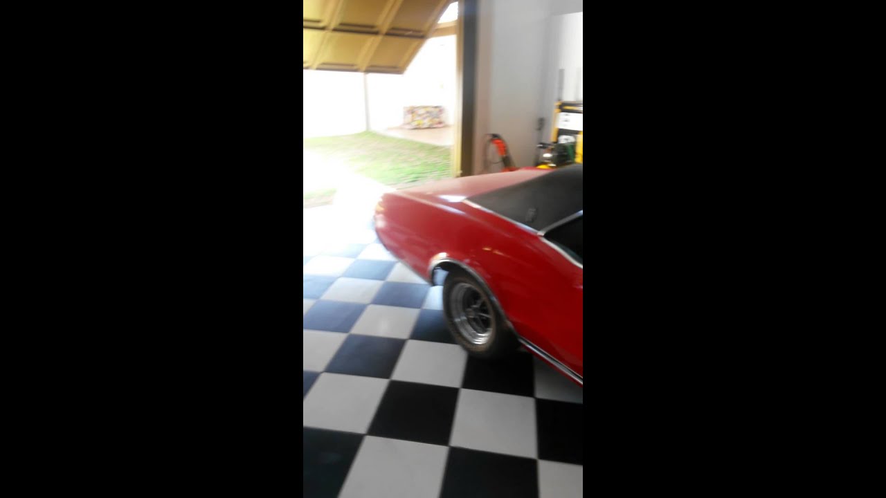 Opala nas ruas a garagem doa sonhos.