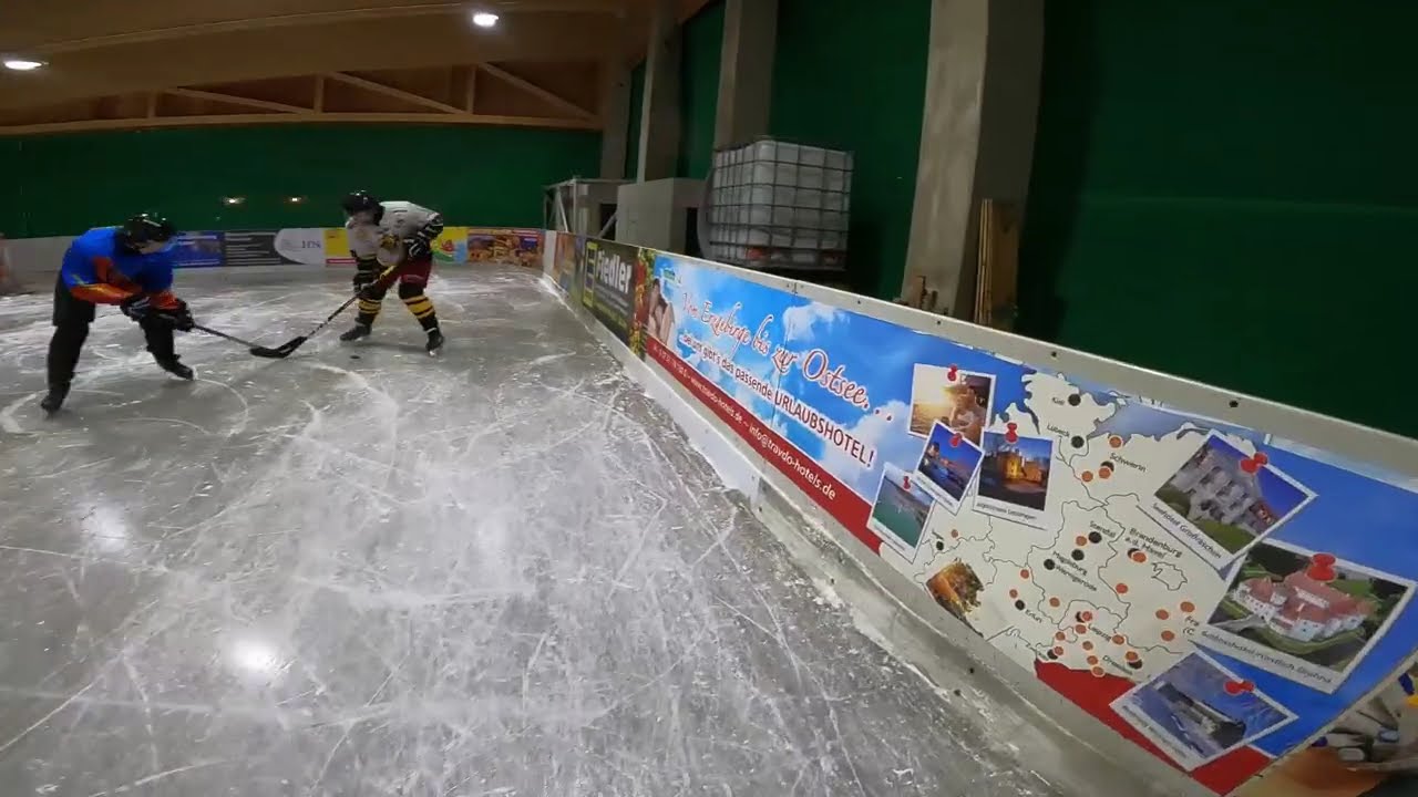 Freundschaftsspiel Freiberger Eisvögel vs Team Sindy Lit. in Preußlers Sportwelt Seiffen 06.12.2025