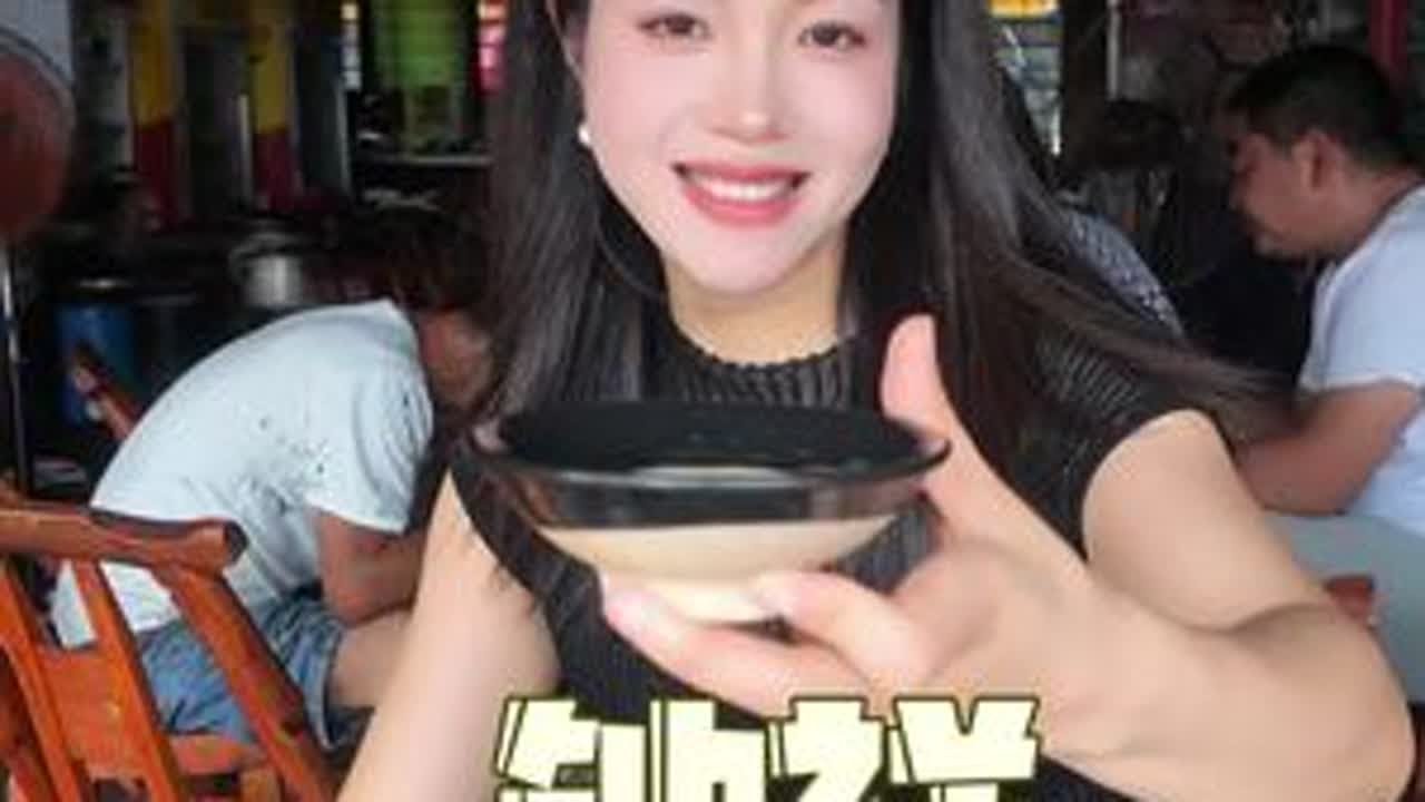 第一次去钟祥吃美食，钟祥特色美食烧鸭子一条街都是的#美食 #vlog日常 #苍蝇馆子 #人间烟火