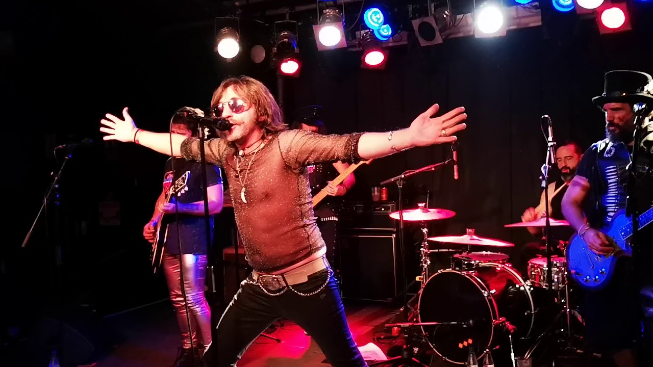 Heredeiros da Crus - Corasón de Carballo (Razzmatazz 9/11/19)