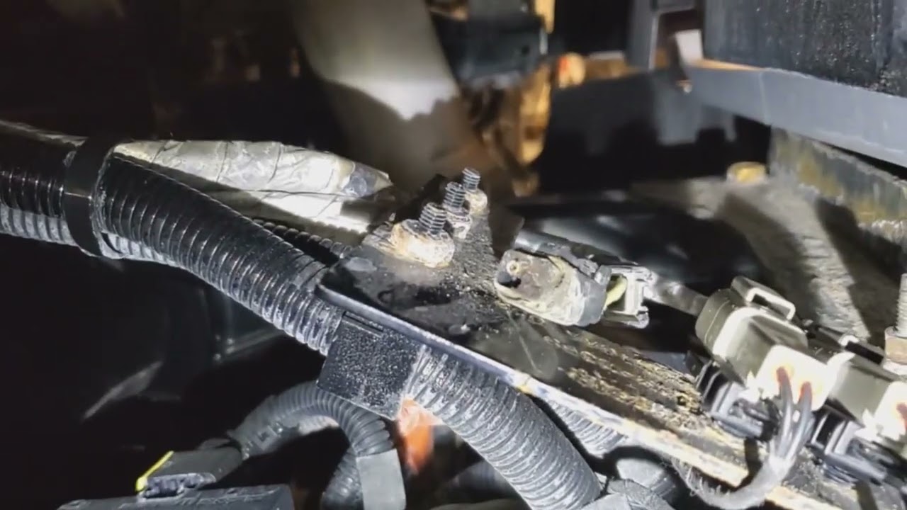 Kenworth T680 Cummins 2018, код 3239 — диагностика цепи нагревателя линии DEF 2