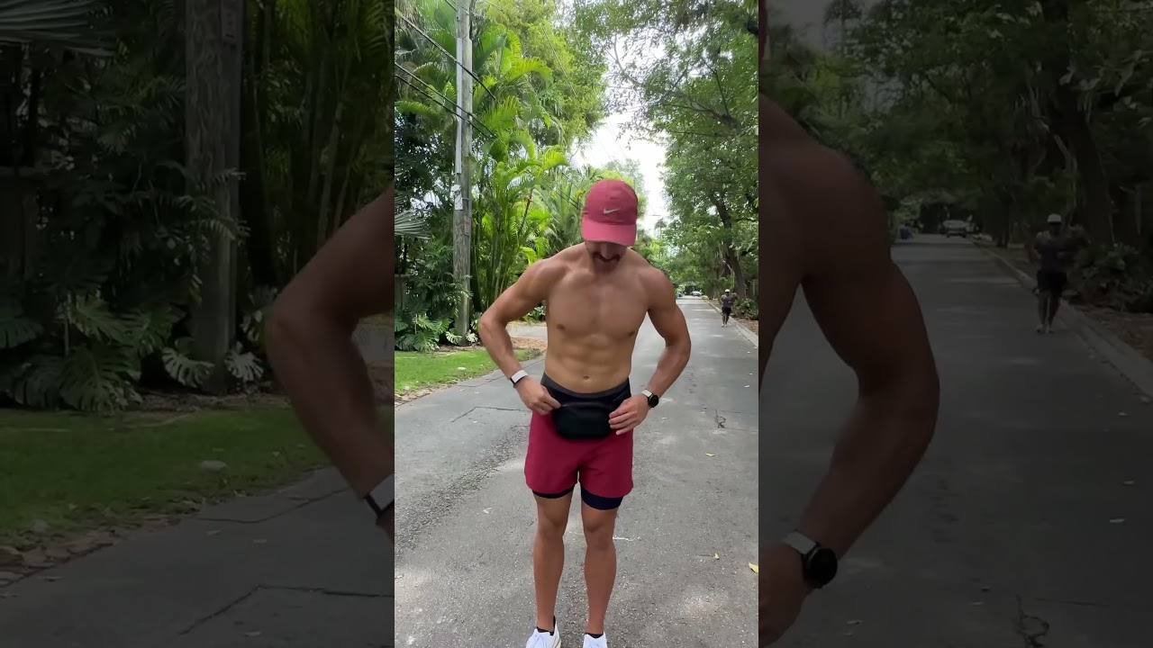 What&rsquo;s the best way to hold your phone on a run? #beginnerrunner #running #runningvlogs #runbts