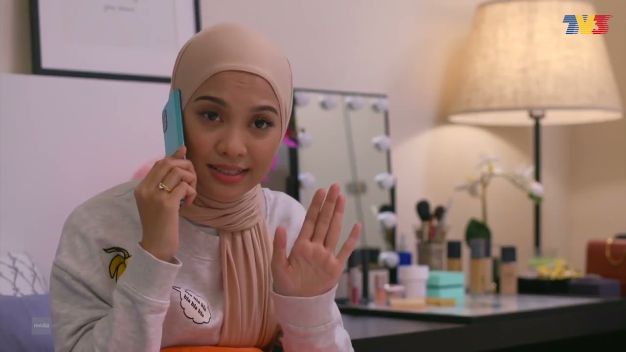 [CLIP] Kebaya Kasut Kanvas: Ep 7 - Haritu Dia Beritahu Mama Dia Bakal Bertunang | Tonton