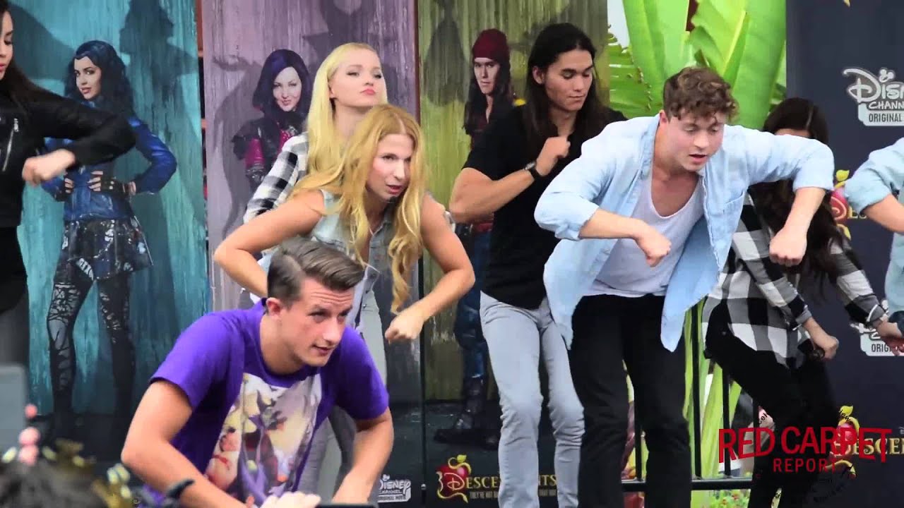 Cast of #Descendants How-To-Dance 