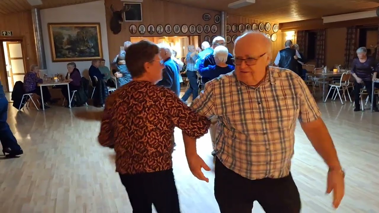 Småtroll spilte for Skogbygda Dansen 11.01.25. Blueberry Hill.