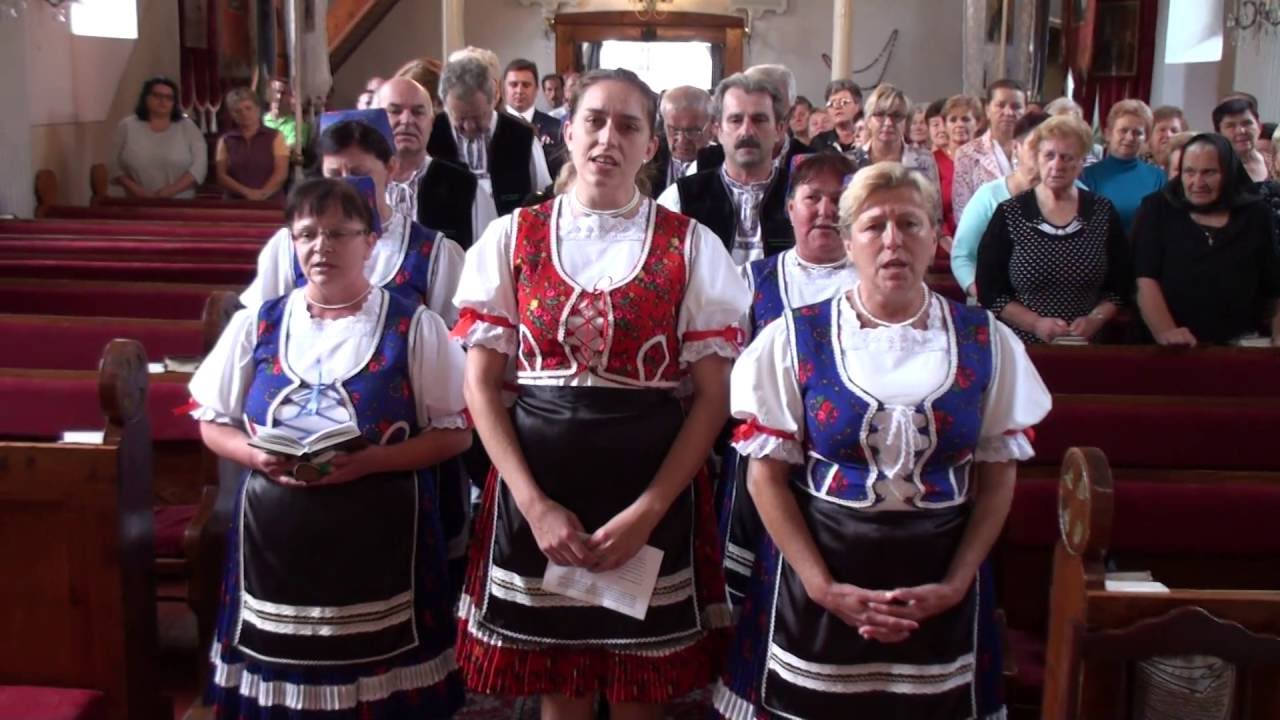 Stretnutie Kuzmíc východu a Kuzmíc západu. / Začiatok v cerkvi /