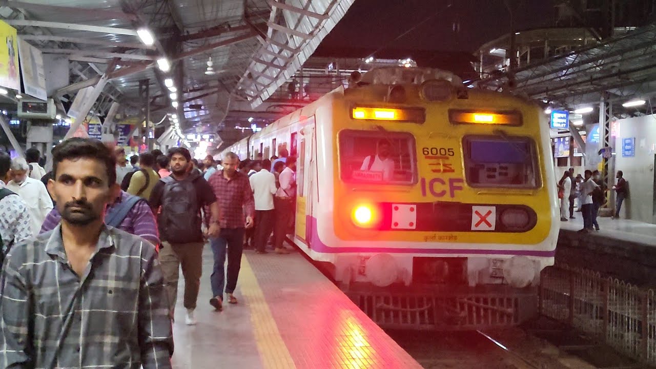 Non-Stop Announcements & Trains: Thane’s Evening Commute Captured!