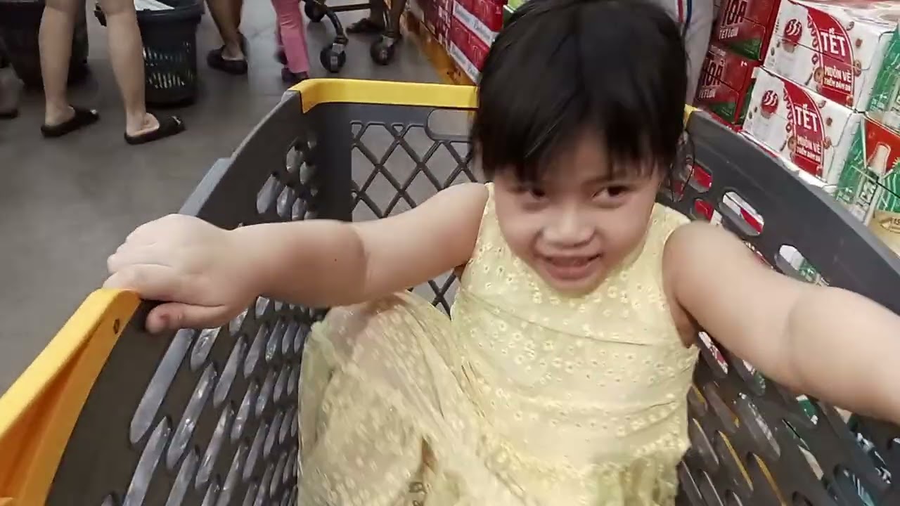 Bòn bon đi siêu thị #7 - bòn bon Family