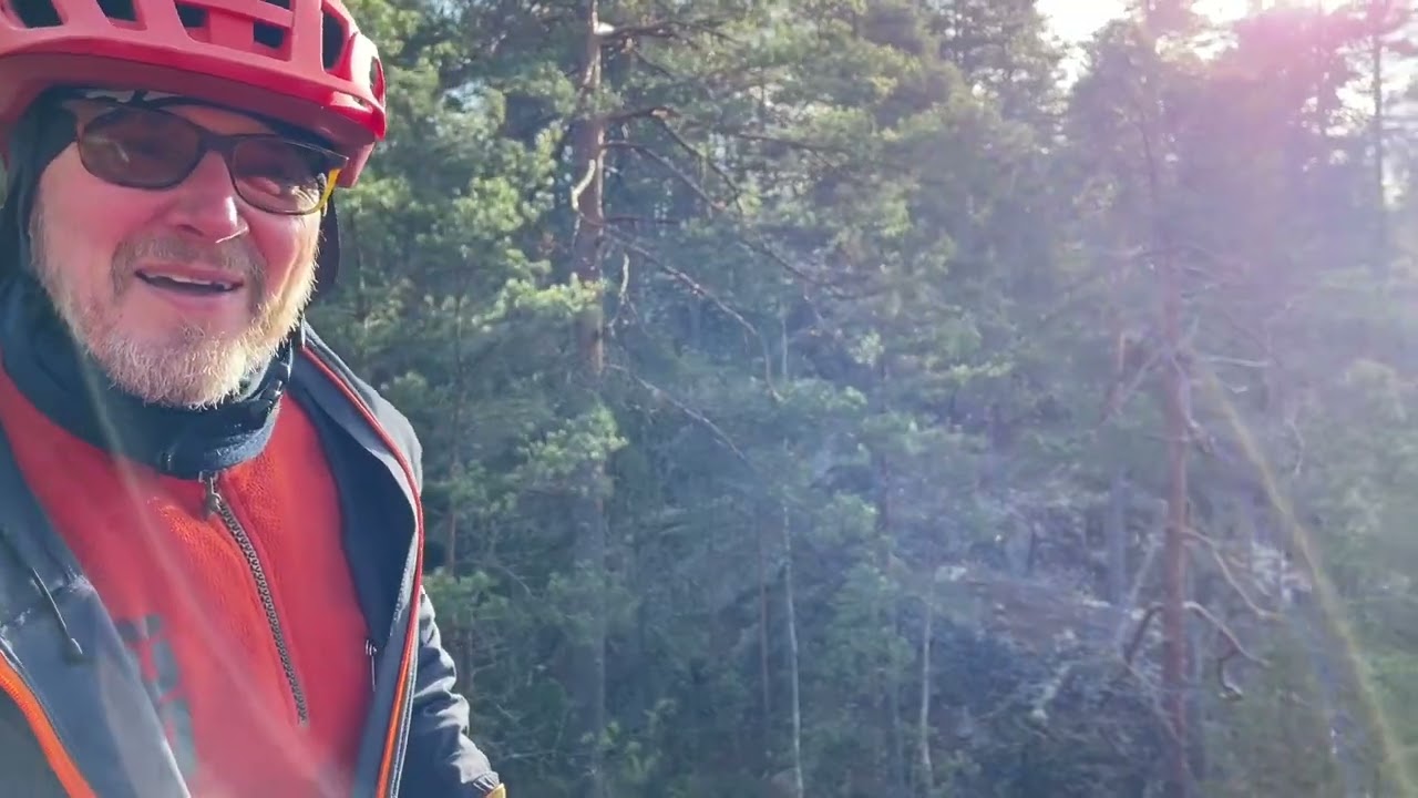 Metsäpyöräilyä 2025 lokakuu