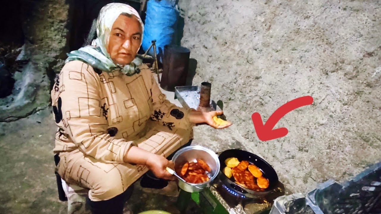 «Mom’s Homemade Cutlets | کتلت‌های مامان؛ یک لحظه آرام در آشپزخانه»