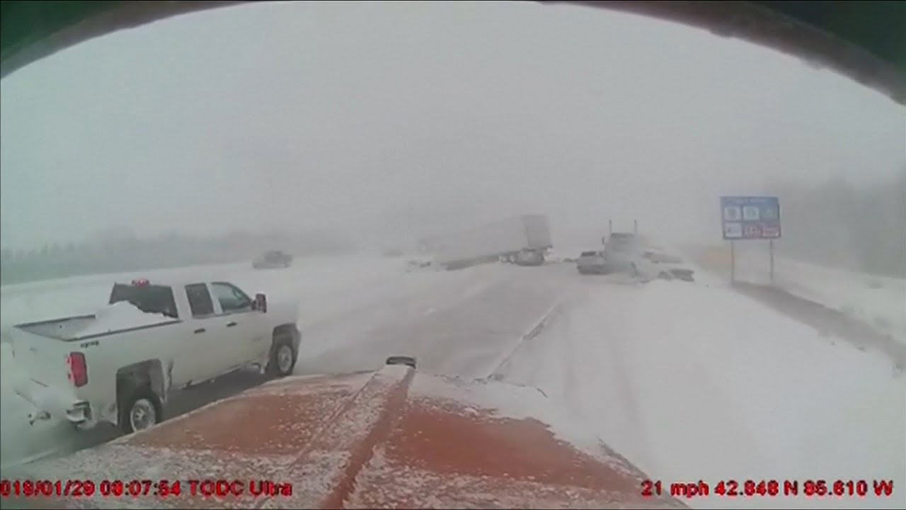 US-Dashcam-Video: Kältewelle sorgt für Massenunfälle | DER SPIEGEL