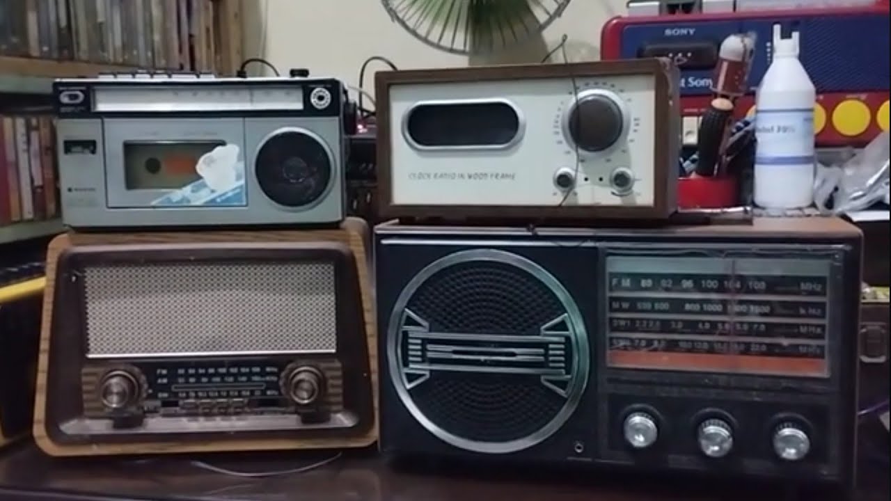 Pembelian paling Gila. Radio Casette Recorder SANYO M 1700F dan 3 Radio Kayu
