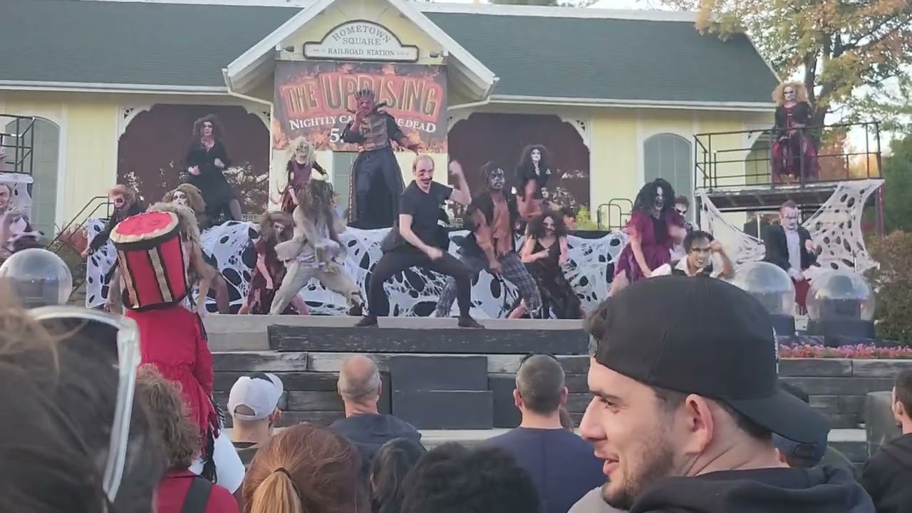 six flags great America Gurnee Illinois fright fest the uprising show 10-19-24