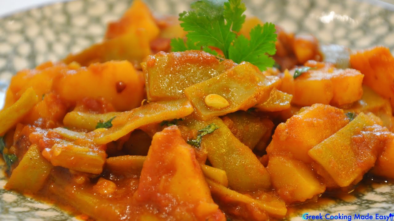 Greek Green Beans-Fasolakia with Potatoes Stew Yiahni - Λαδερά Φασολάκια Πράσινα & Πατάτες (Γιαχνί)
