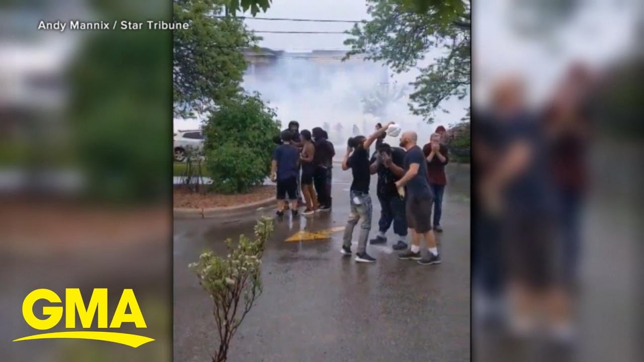 Police clash with protestors at scene where George Floyd died l GMA