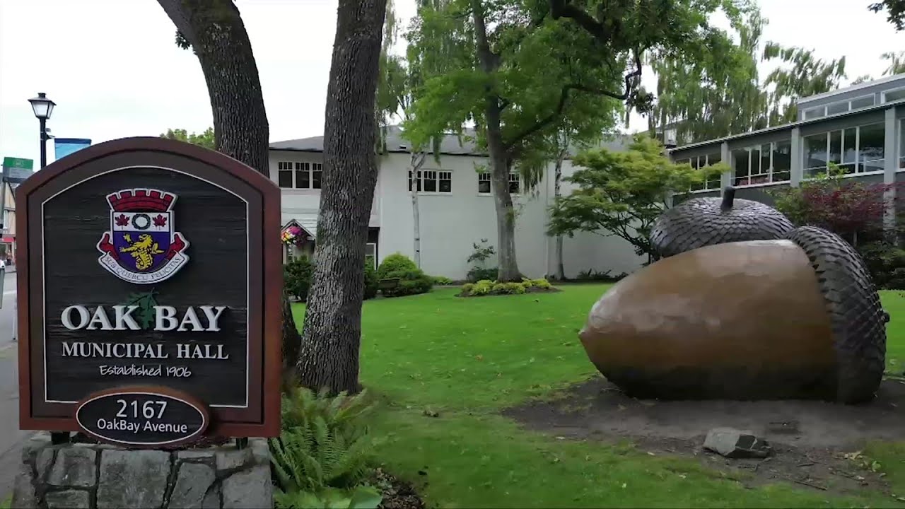 Rob Shaw: Housing minister appoints special advisor in Oak Bay