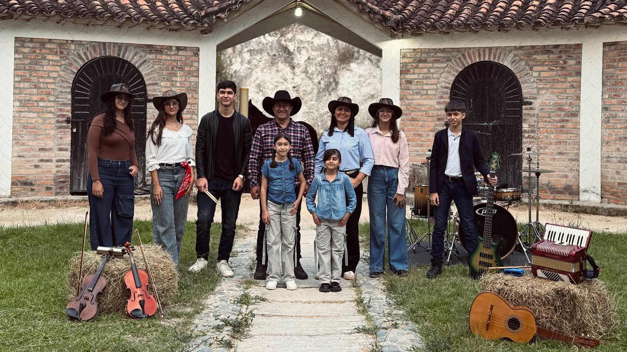 Hay Una Senda - Familia Abril García 