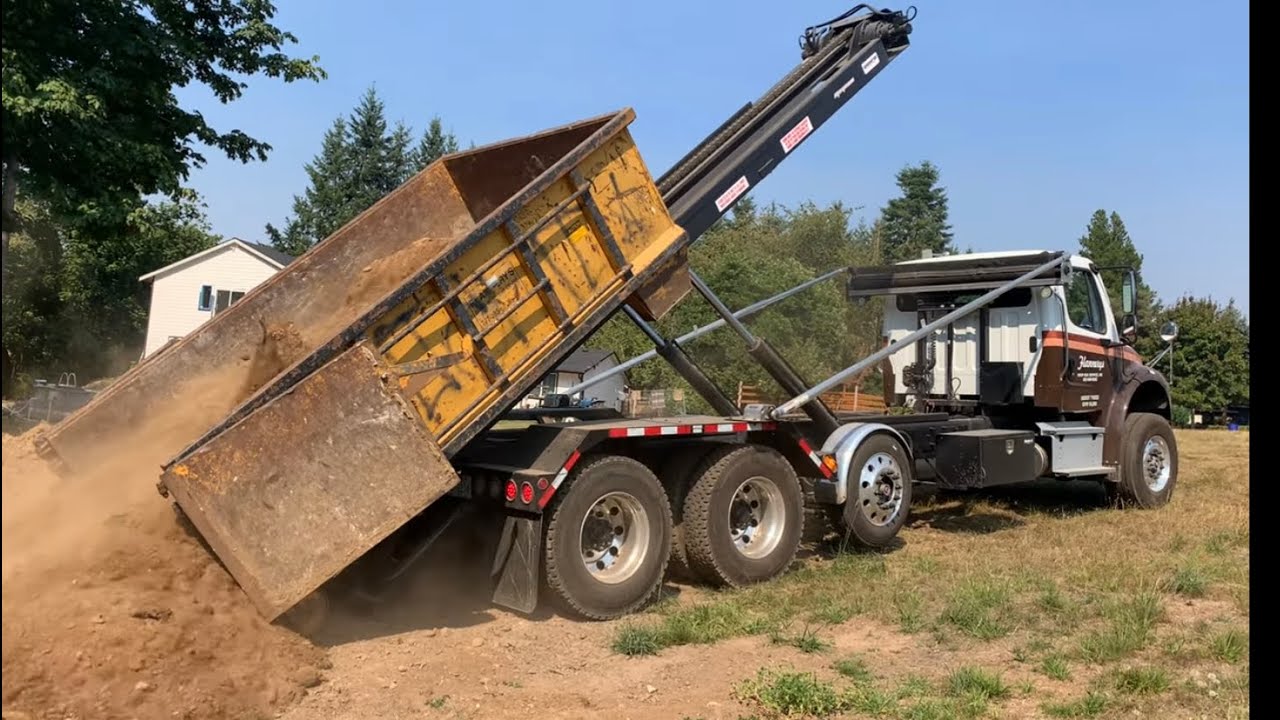 Flannery’s M2 Freightliner Rolloff Truck Hard, Revving!! ￼￼