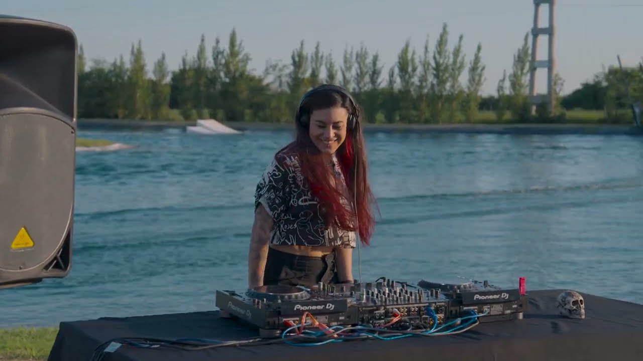 Melodic Techno Live Set at a Wakepark | Freestyle Wakeboarding Drone Video – Jess Pedernera